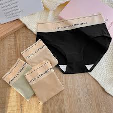 Massive Spot Girl Ice Silk Mid-Waist Underwear – Breathable, Seamless & Sexy Comfort